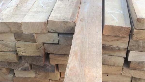 Обрезная доска из ясеня