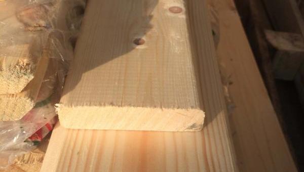 скошенный планкен из сосны