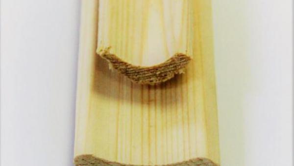 Внутренний деревянный уголок Плинтус "лодочка" деревянный